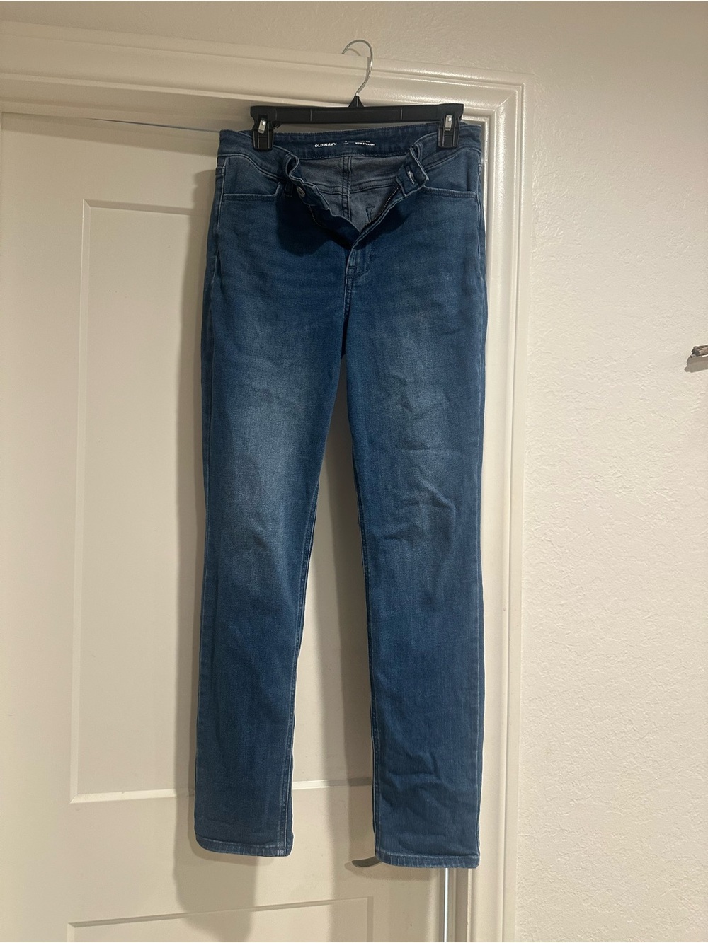 Old Navy Women’s High Rise Wow Dark Blue Slim 6 long Straight Jeans